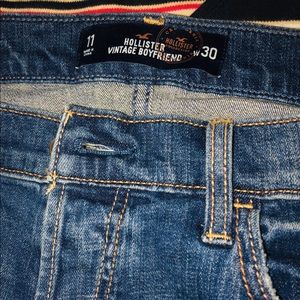 (hollister) vintage boyfriend jeans!